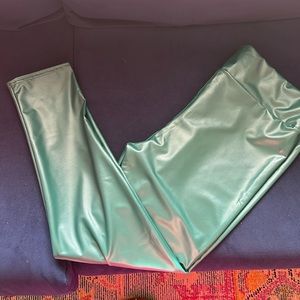 GREEN PLEATHER LEGGINGS SIZE 2XL